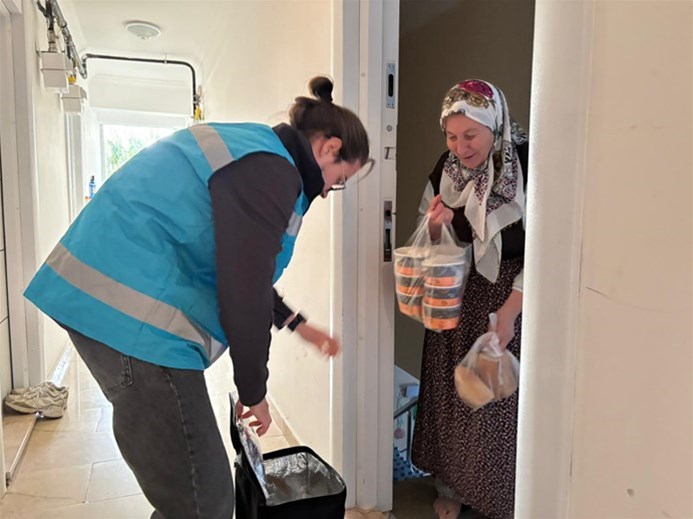 Komşum Projesiyle Gönül Köprüleri Kuruyoruz