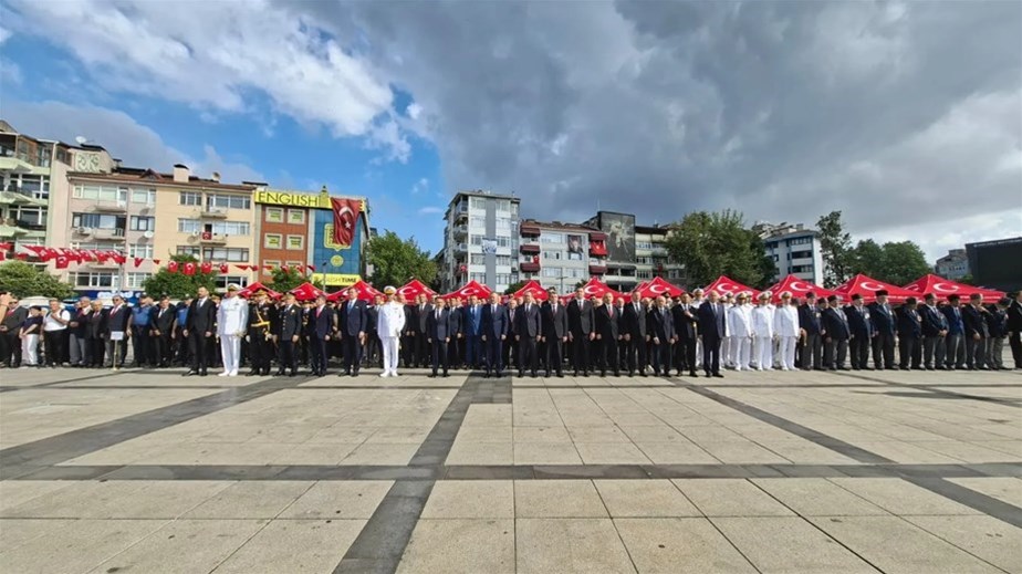 YÜZYILLIK MİRAS, DİNMEYEN GURUR: KOCAELİ’DE ZAFERİN 104. YILI COŞKUYLA KUTLANIYOR